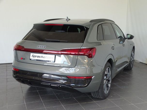 Audi Q8 50 quattro e-tron S-line 250 kW image number 4