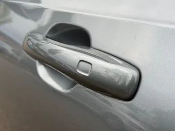 Car image 35