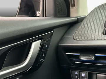 Car image 38