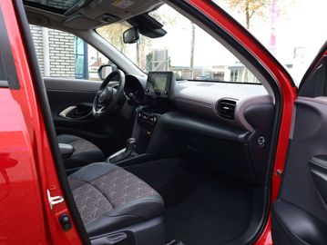 Car image 11