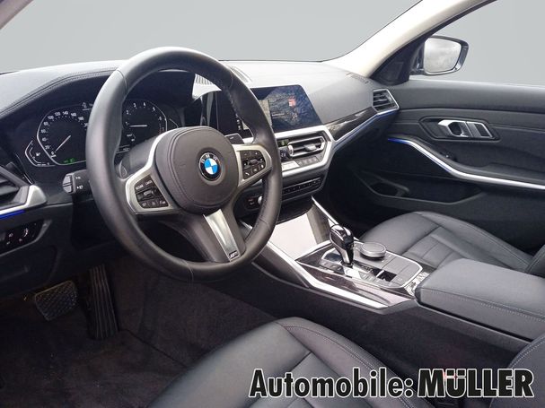 BMW 320i 135 kW image number 12