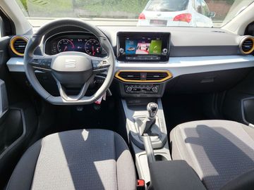 Car image 9