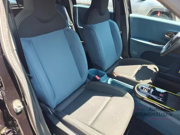 Car image 38