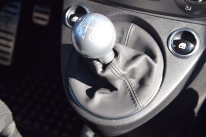 Car image 14