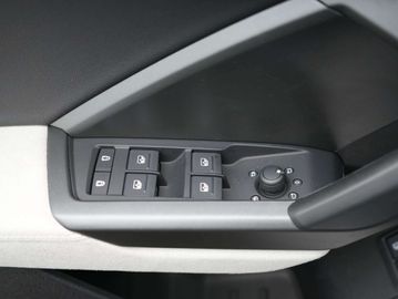 Car image 36