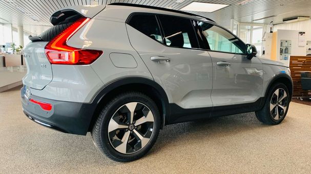 Volvo XC40 B4 Plus Dark 145 kW image number 3