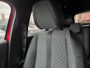 Car image 27