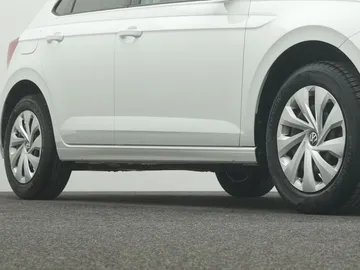 Car image 31