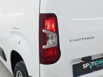 Car image 31