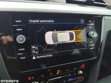 Car image 32