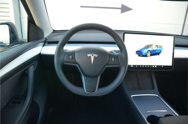 Tesla Model Y Long Range AWD 258 kW image number 14