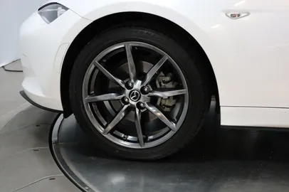 Car image 29