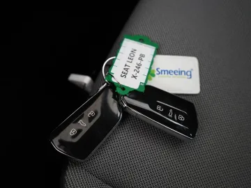 Car image 40