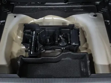 Car image 35