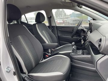 Car image 11