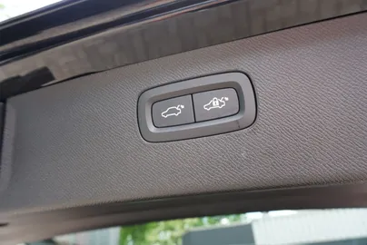 Car image 34