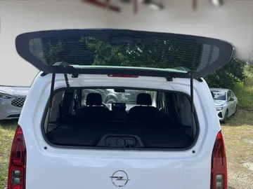 Car image 29