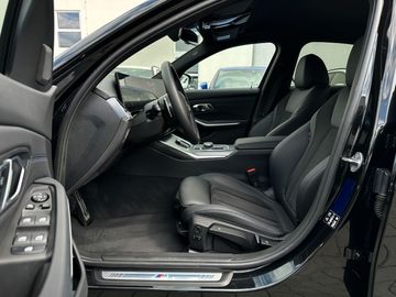 Car image 36