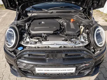 Car image 21