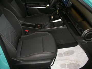 Car image 14