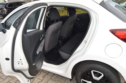 Car image 10