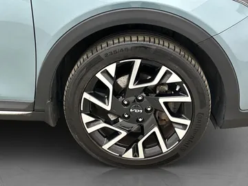 Car image 36