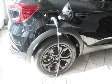 Car image 25