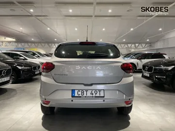 Car image 5