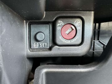 Car image 37