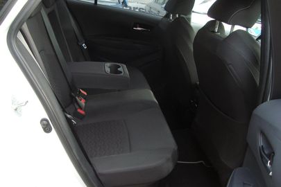 Car image 36