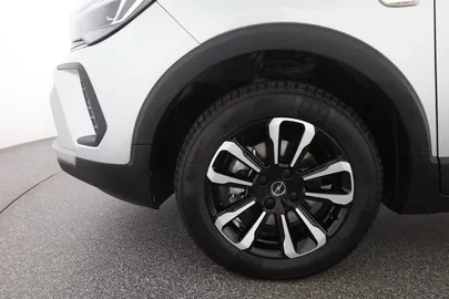 Car image 30