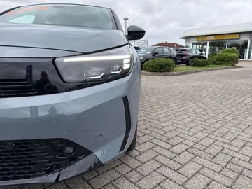 Car image 24