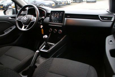 Car image 13