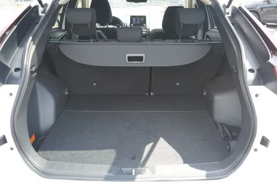 Car image 32