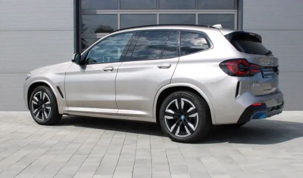 BMW iX3 Impressive 210 kW image number 10