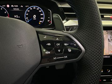 Car image 32