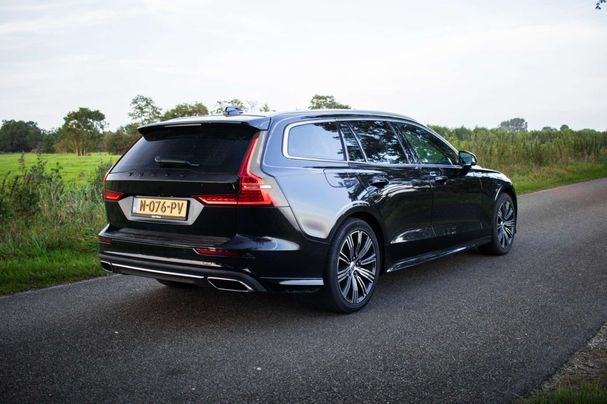 Volvo V60 D4 R-Design 140 kW image number 20