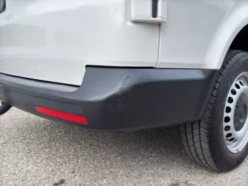 Car image 32