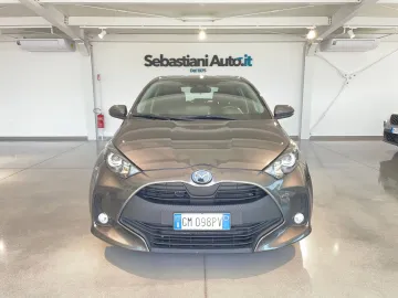 Car image 3