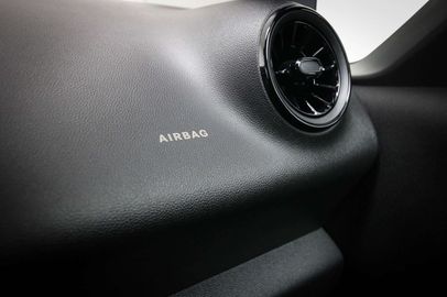 Car image 35