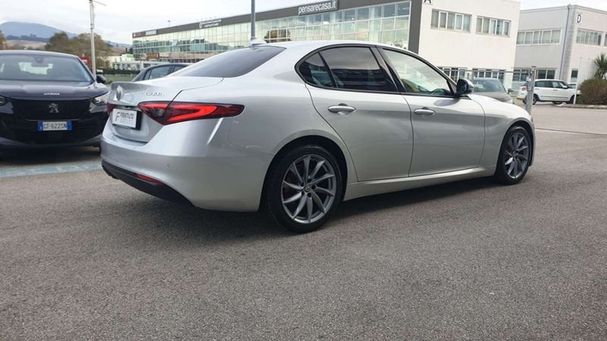 Alfa Romeo Giulia 2.2 Diesel AT8 118 kW image number 5