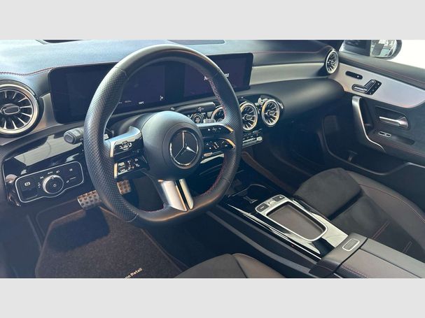 Mercedes-Benz CLA 200 Shooting Brake 7G-DCT 120 kW image number 7