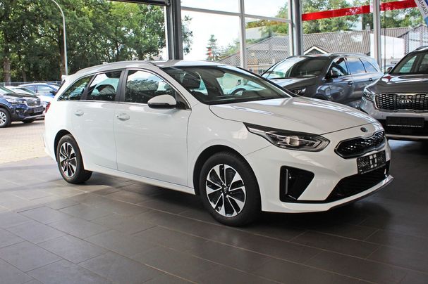 Kia Ceed Sportswagon Plug-in Hybrid Vision 104 kW image number 2