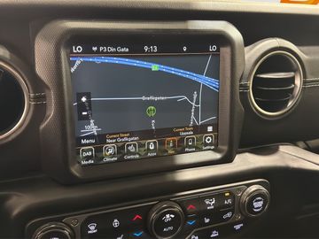 Car image 19
