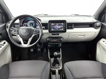 Car image 4