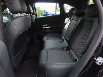 Car image 29