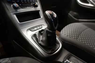 Car image 35