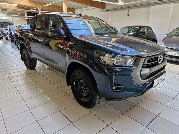 Toyota Hilux D 2.4 4WD 110 kW image number 2