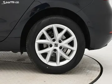 Car image 30
