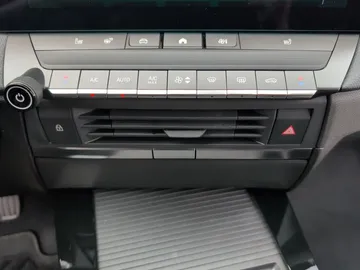 Car image 42